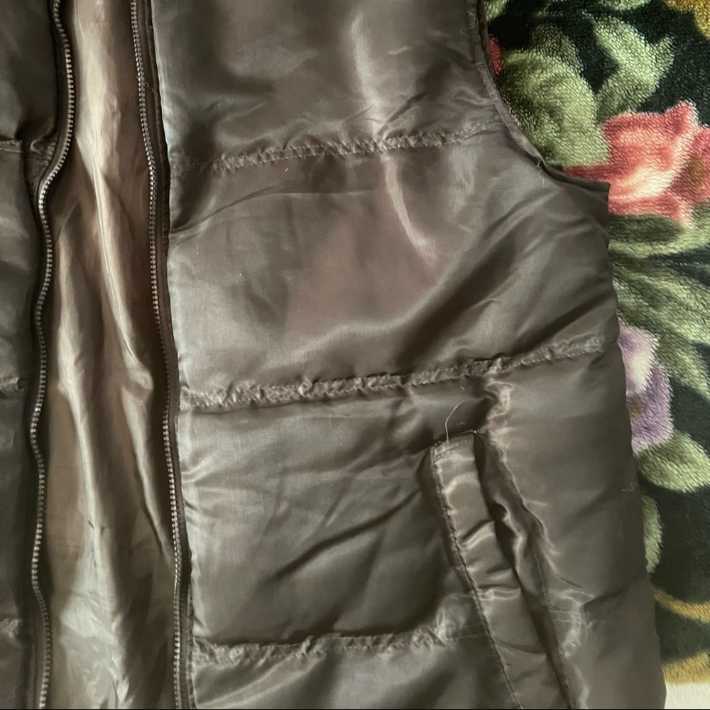 Mens GB Puffer Vest - Picture 5 of 6